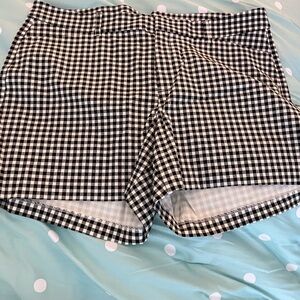 Old Navy Pixie shorts white black plaid, size 16
